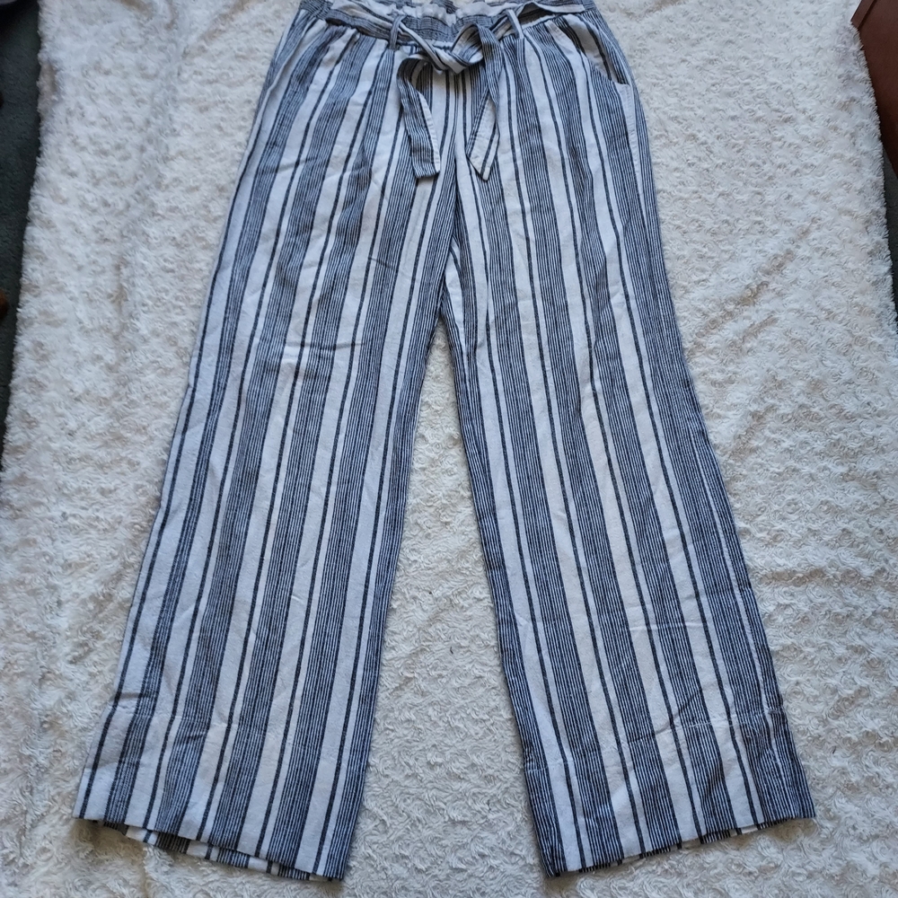 Gray & White Striped Linen Rayon Wide Leg Pull On Pants Travel Vacation Beachy